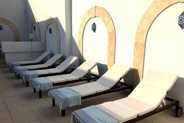 تختخواب و صبحانه Dar Benti