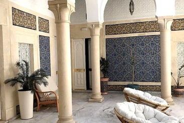 تختخواب و صبحانه Dar Benti