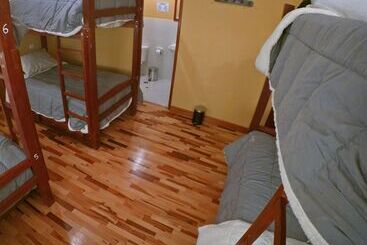 تختخواب و صبحانه El Parche Rutero Hostel