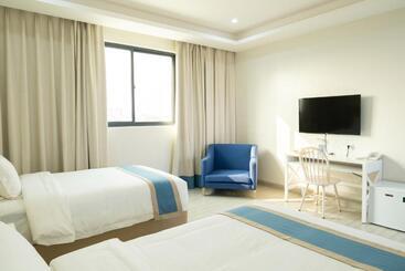 هتل Hampton Suites