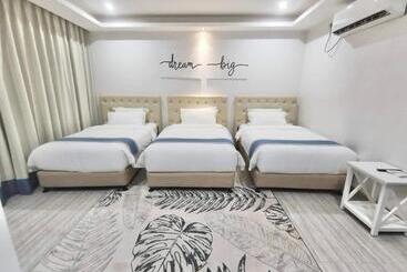 هتل Hampton Suites