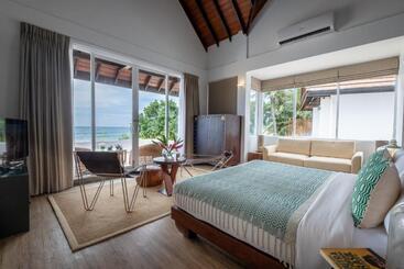هتل The Beach House By Reveal