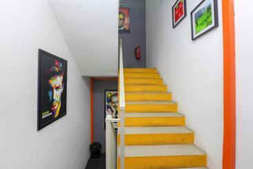 پانسیون Spot On 89751 Bed Station Guest House   Hostel