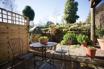 Birdsong Cottage Bed And Breakfast