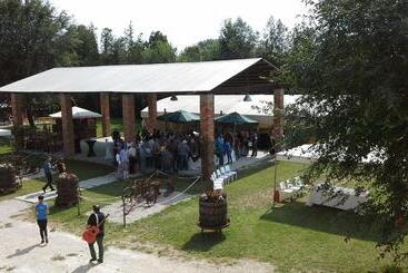 تختخواب و صبحانه Agriturismo Le Giarine