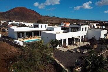 تختخواب و صبحانه Maar House Lajares