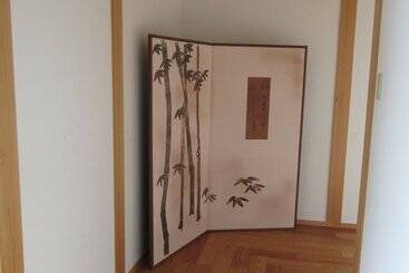 تختخواب و صبحانه Aki Kokubunji Shukubou