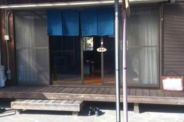 تختخواب و صبحانه Guesthouse Izuru