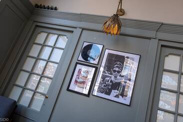 Finch Boutique Hotel, Downtown