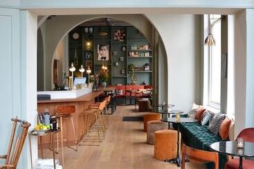 Finch Boutique Hotel, Downtown