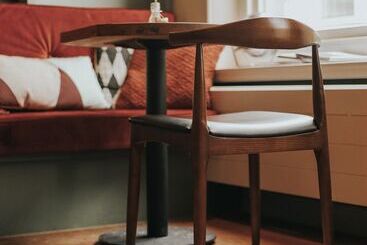 Finch Boutique Hotel, Downtown
