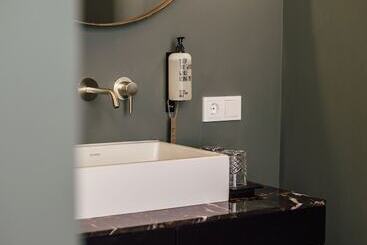 Finch Boutique Hotel, Downtown