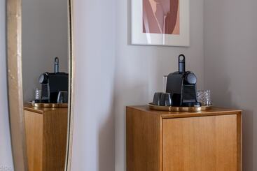 Finch Boutique Hotel, Downtown