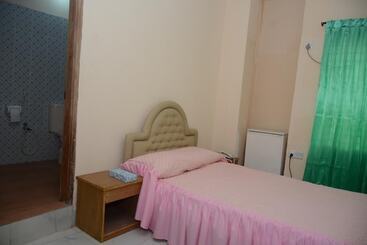 هتل Hill Town Residence
