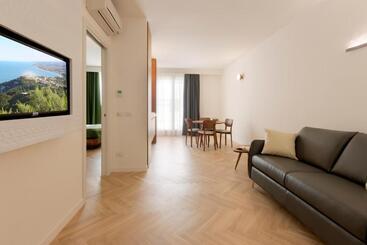 Metropolitan Suites