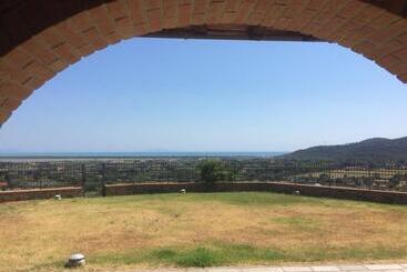 تختخواب و صبحانه Bellavista Prile