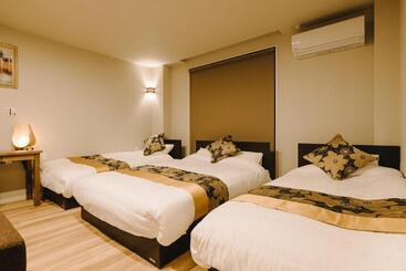 Grand Base Karatsu Ekiminami