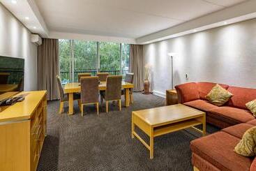 Отель African Sky Newcastle Inn