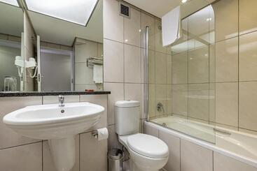 Отель African Sky Newcastle Inn