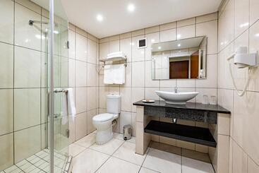 Отель African Sky Newcastle Inn