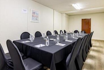 Отель African Sky Newcastle Inn