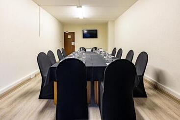 Отель African Sky Newcastle Inn