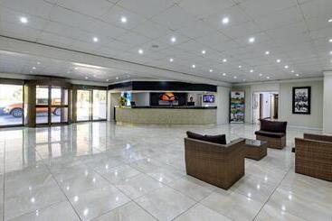 Отель African Sky Newcastle Inn