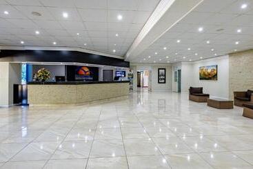 Отель African Sky Newcastle Inn