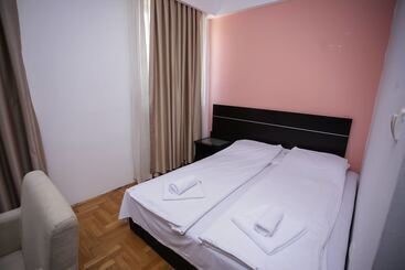 هتل Beograd Yu