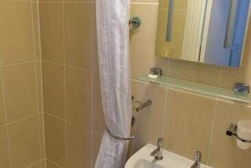 پانسیون Corbiere Guest House