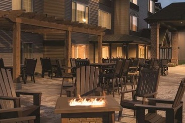 Country Inn & Suites By Radisson, Mankato Hotel And Conference Center, Mn