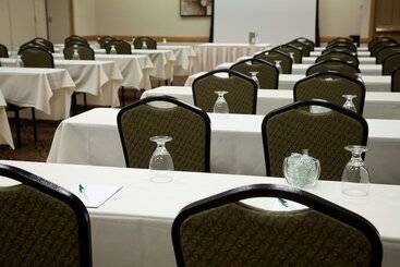 Country Inn & Suites By Radisson, Mankato Hotel And Conference Center, Mn