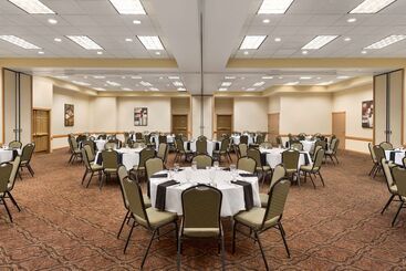 Country Inn & Suites By Radisson, Mankato Hotel And Conference Center, Mn