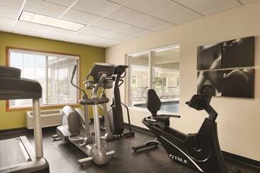 Country Inn & Suites By Radisson, Mankato Hotel And Conference Center, Mn