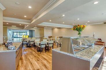Amanzi Hotel, Ascend Hotel Collection