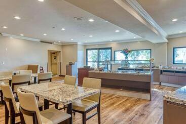 Amanzi Hotel, Ascend Hotel Collection