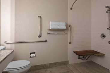هتل Best Western Eau Claire South