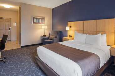 هتل Best Western Eau Claire South