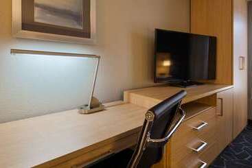 هتل Best Western Eau Claire South