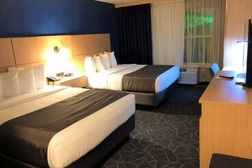 هتل Best Western Eau Claire South