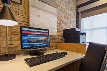 هتل Best Western Eau Claire South