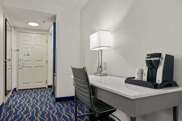 Best Western Plus Lake Lanier Gainesville Hotel & Suites