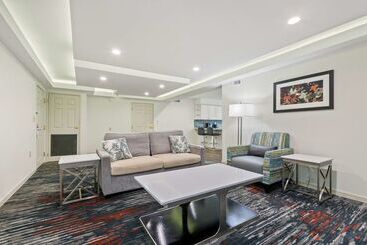 Best Western Plus Lake Lanier Gainesville Hotel & Suites
