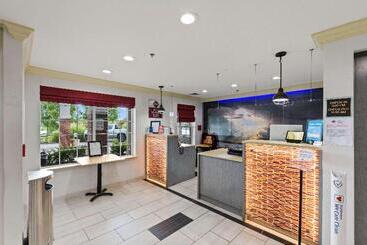 Best Western Plus Lake Lanier Gainesville Hotel & Suites
