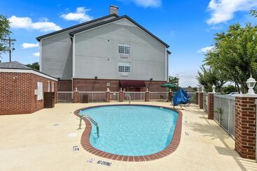 Best Western Plus Lake Lanier Gainesville Hotel & Suites