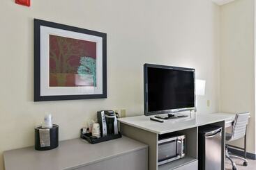 Best Western Plus Lake Lanier Gainesville Hotel & Suites