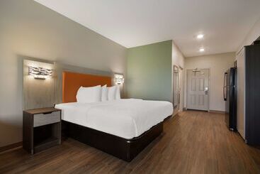 هتل Spark By Hilton Destin
