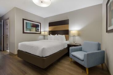 هتل Spark By Hilton Destin