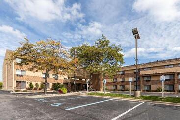 هتل Comfort Inn Grand Rapids Airport