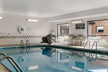 هتل Comfort Inn